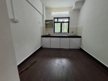 Room in 2 BHK Apartment at Andheri West – for Rent