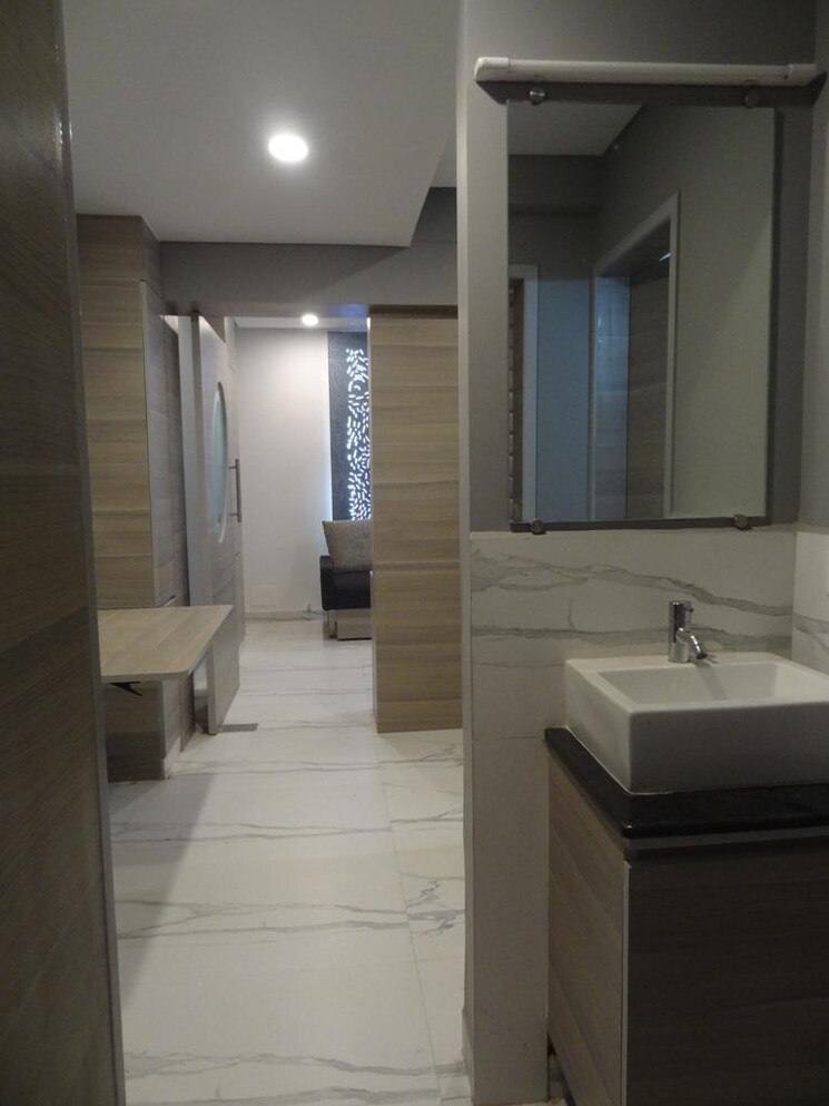 Bathroom, nutan-madhuban-apartment 1 Bedroom 500 Sq.Ft. Apartment In Worli Mumbai 9185408