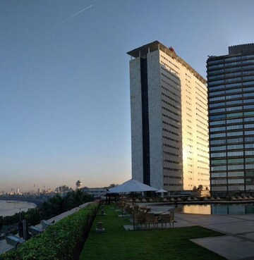  Office Space – Exterior View View at Panchshil Express Towers, Nariman Point - for Rent