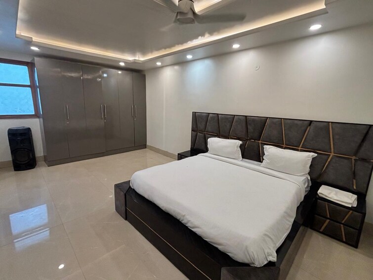 Cover Image, chattarpur 1 Bedroom 1800 Sq.Ft. Penthouse In Chattarpur Delhi 9185409