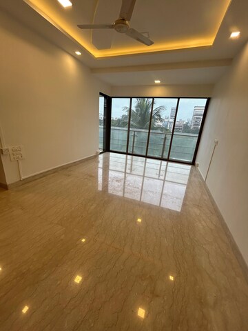 4 BHK Apartment For Rent in Khar West