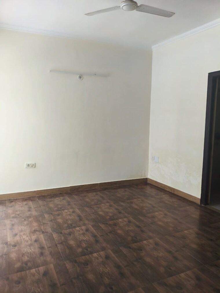 Room, amrapali-silicon-city 3 Bedroom 1420 Sq.Ft. Apartment In Sector 76 Noida 9185410