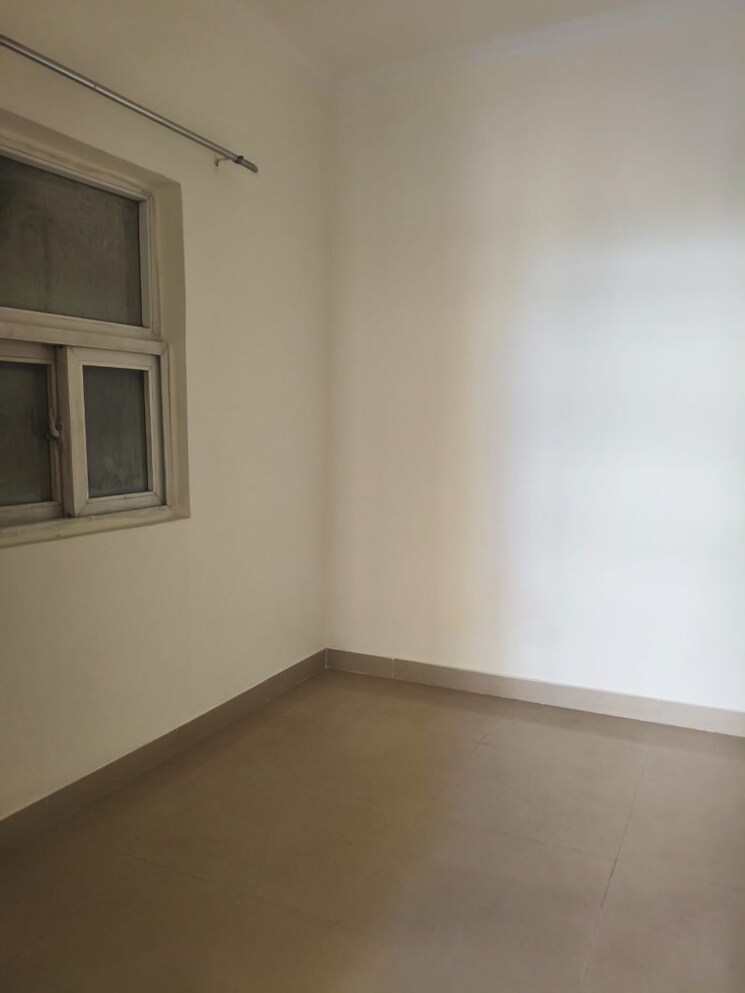 Room, amrapali-silicon-city 3 Bedroom 1420 Sq.Ft. Apartment In Sector 76 Noida 9185410