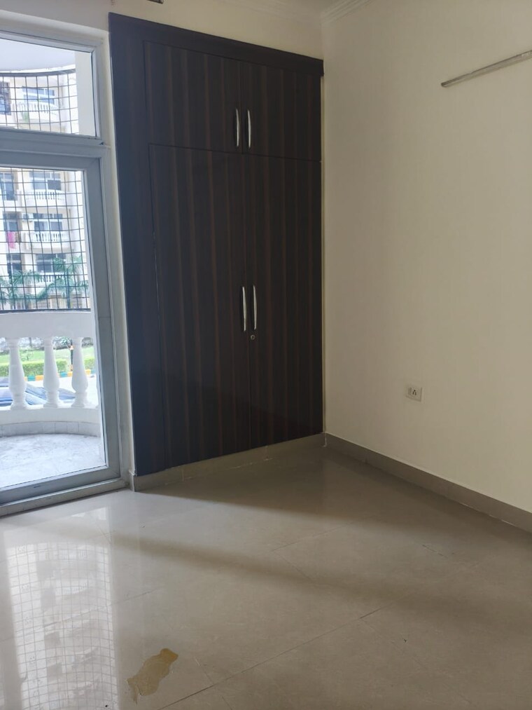 Room, amrapali-silicon-city 3 Bedroom 1420 Sq.Ft. Apartment In Sector 76 Noida 9185410