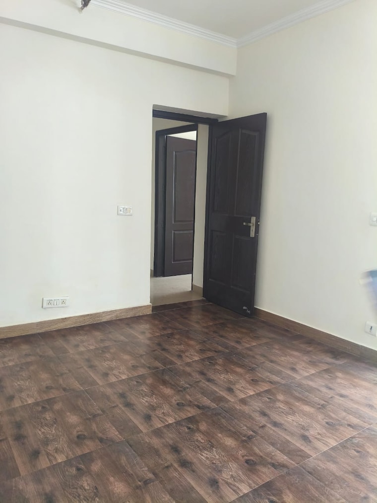 Room, amrapali-silicon-city 3 Bedroom 1420 Sq.Ft. Apartment In Sector 76 Noida 9185410