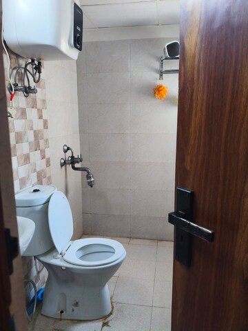 Master Bedroom in 2 BHK Apartment at Amrapali Silicon City, Sector 76 – for Rent