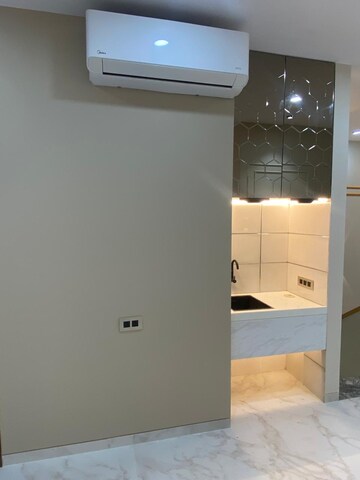 Furnished Amenities in 3 BHK Apartment at Indiabulls Sky Forest, Lower Parel – for Rent