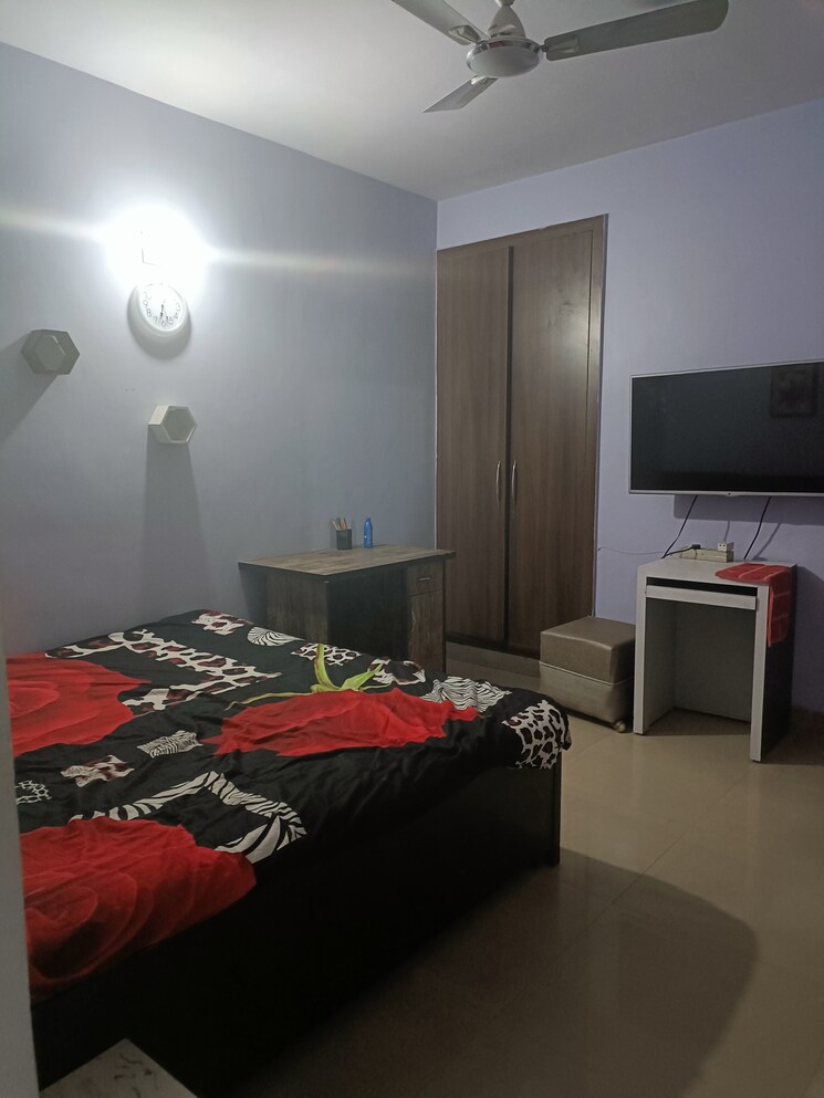 Bedroom, amrapali-silicon-city 2 Bedroom 1180 Sq.Ft. Apartment In Sector 76 Noida 9185420