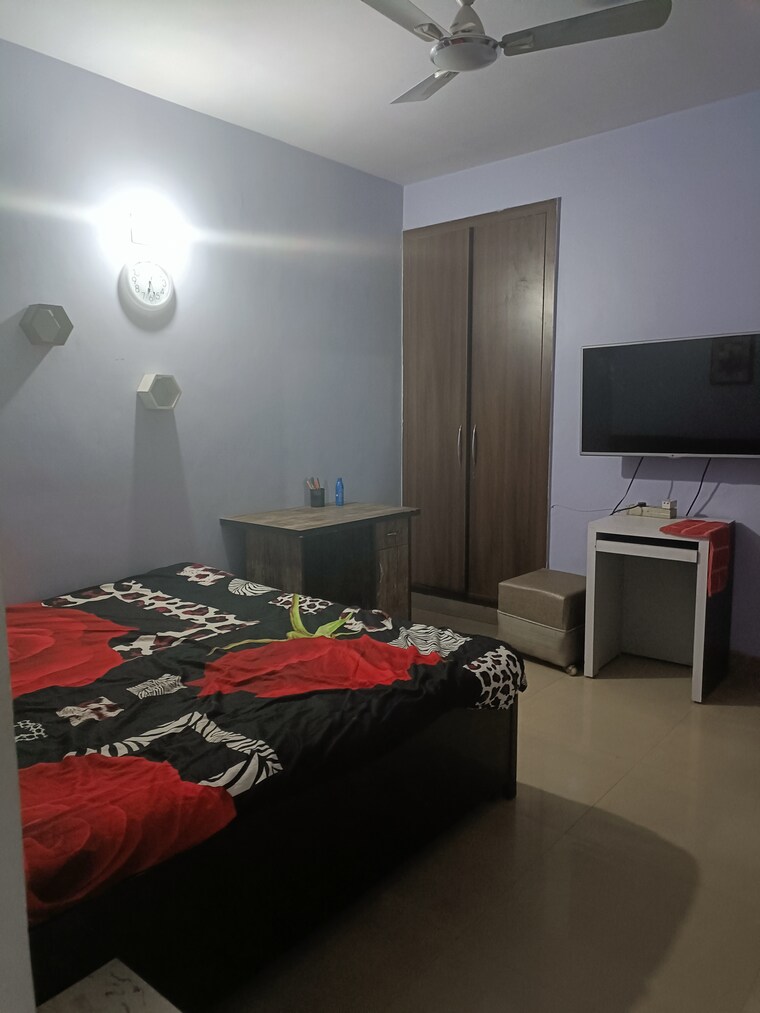 Bedroom, amrapali-silicon-city 2 Bedroom 1180 Sq.Ft. Apartment In Sector 76 Noida 9185420