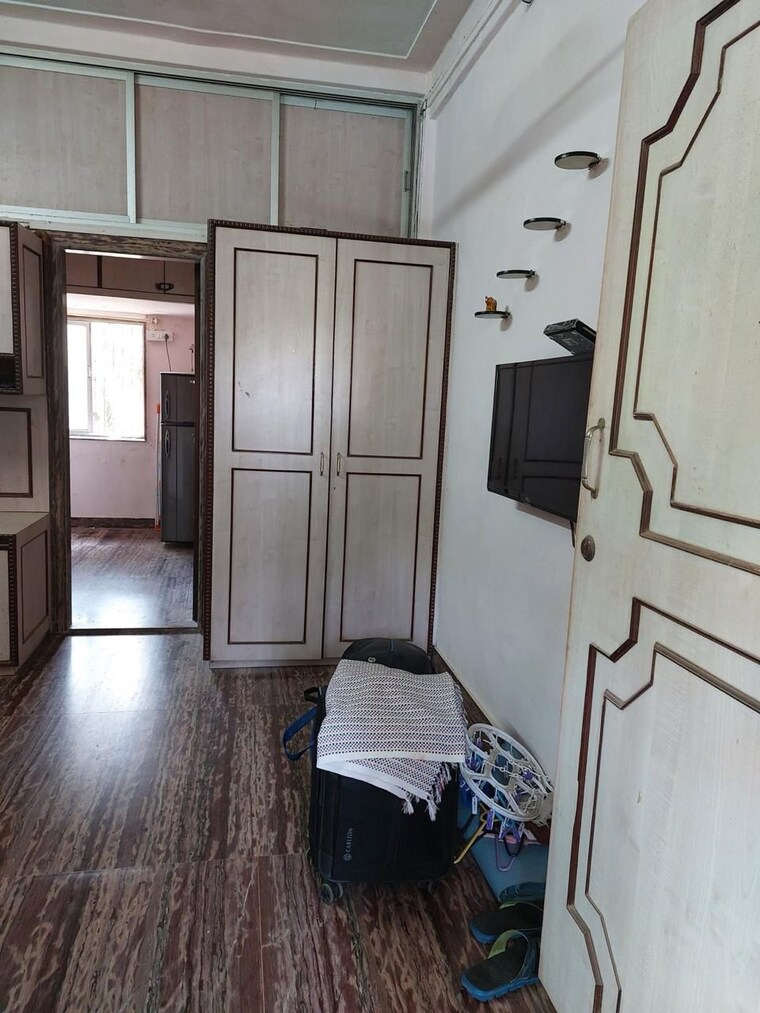 Living Room, adarsh-nagar-society 1 RK 250 Sq.Ft. Apartment In Worli Mumbai 9185430