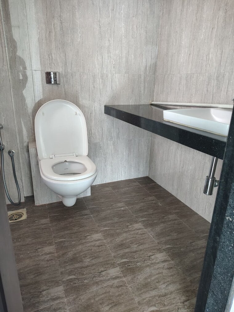 Bathroom, ruparel-ariana 2 Bedroom 804 Sq.Ft. Apartment In Parel Mumbai 9185438
