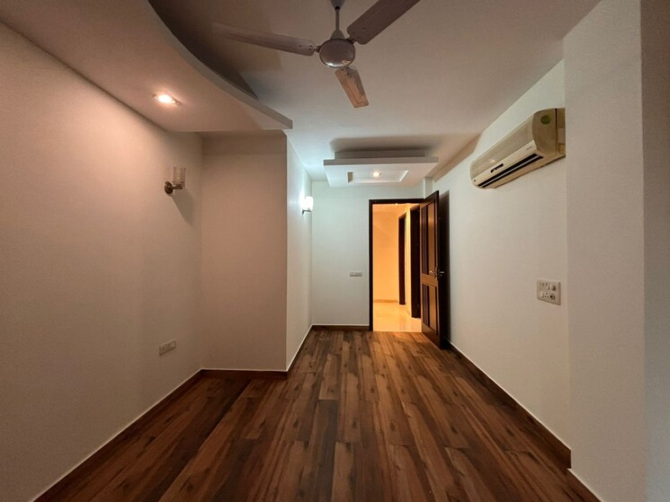 Room, anand niketan 4 Bedroom 400 Sq.Yd. Builder Floor In Anand Niketan Delhi 9185437