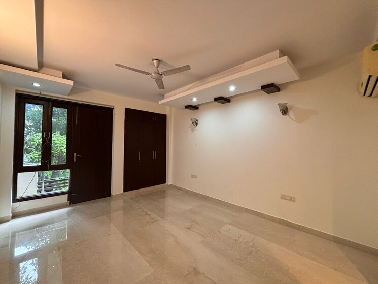 Room, anand niketan 4 Bedroom 400 Sq.Yd. Builder Floor In Anand Niketan Delhi 9185437