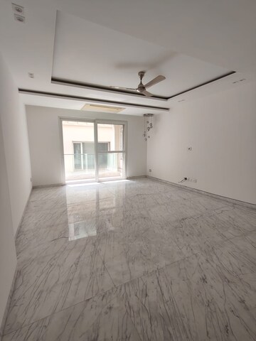 Room in 4 BHK Builder Floor at Vasant Vihar – for Rent