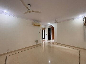 Room in 4 BHK Builder Floor at Vasant Vihar – for Rent