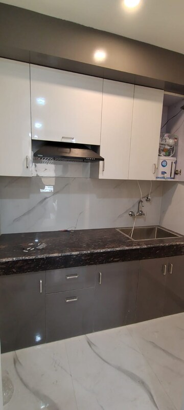 Kitchen in 1 BHK Builder Floor at Sector 40 – for Rent