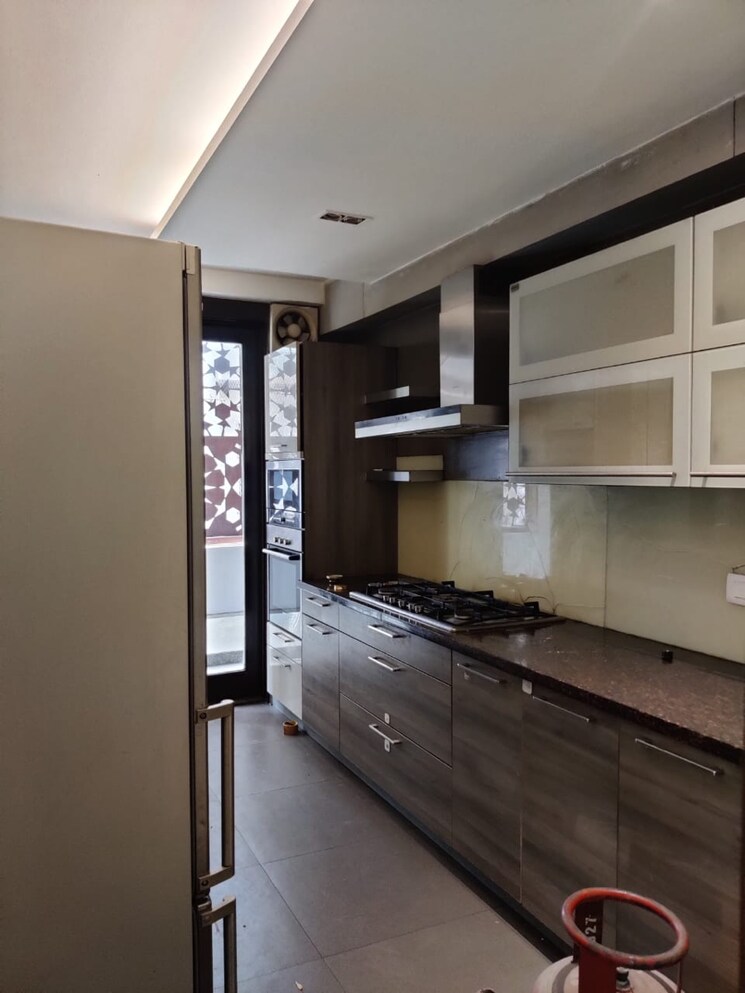 Kitchen, vasant vihar 3 Bedroom 400 Sq.Yd. Builder Floor In Vasant Vihar Delhi 9185447