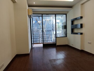 Room in 3 BHK Builder Floor at Vasant Vihar – for Rent