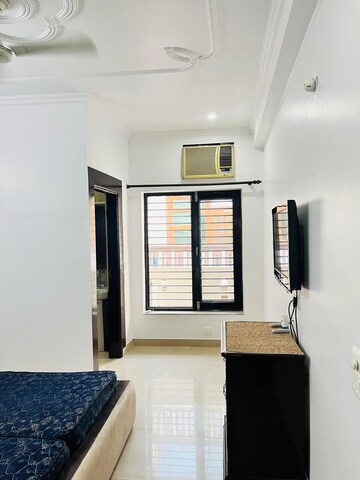 Kitchen in 2 BHK Builder Floor at Sector 40 – for Rent