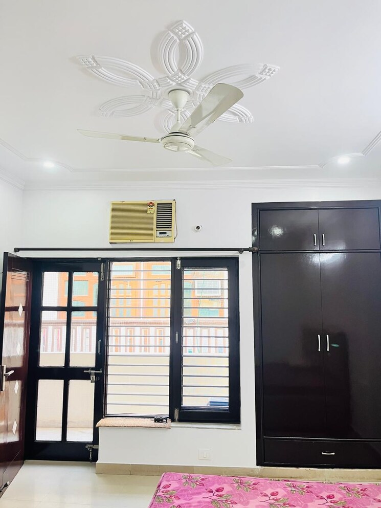 Room, sector 40 2 Bedroom 1462 Sq.Ft. Builder Floor In Sector 40 Gurgaon 9185448