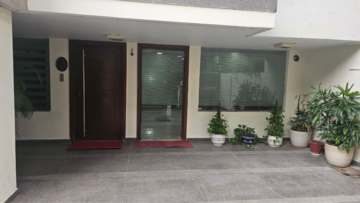 3 BHK Builder Floor – Exterior View View at Boutique Residential Apartments C-253, Defence Colony - for Rent