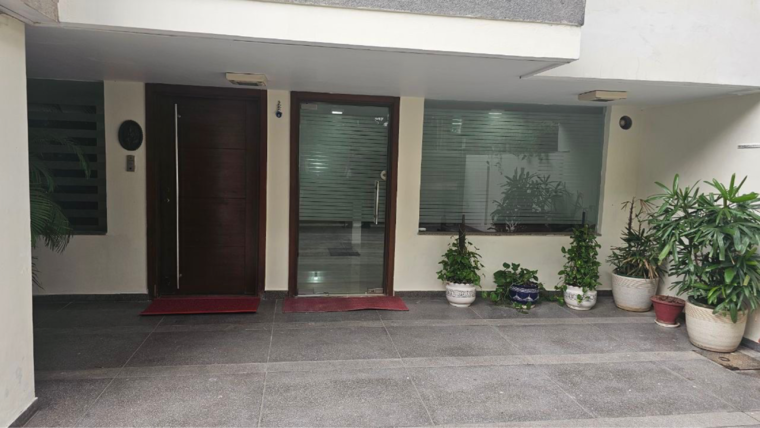 Exterior View, boutique-residential-apartments-c-253 3 Bedroom 400 Sq.Yd. Builder Floor In Defence Colony Delhi 9185449