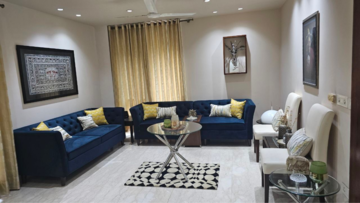 Bedroom in 3 BHK Builder Floor at Boutique Residential Apartments C-253, Defence Colony – for Rent