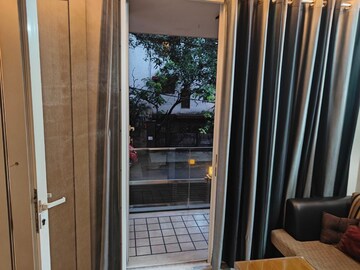 Balcony in 3 BHK Builder Floor at Boutique Residential Apartments C-253, Defence Colony – for Rent