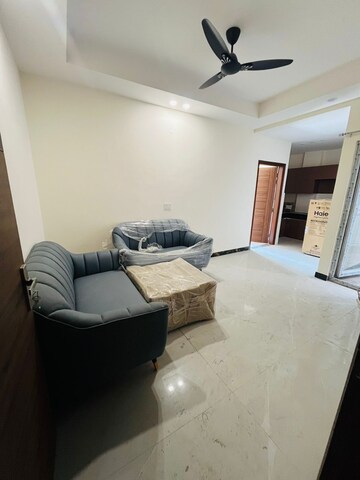 Living Room in 1 BHK Builder Floor at Sector 38 – for Rent
