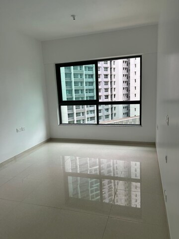 1 BHK Apartment For Rent in Kalpataru Immensa, Kolshet Road