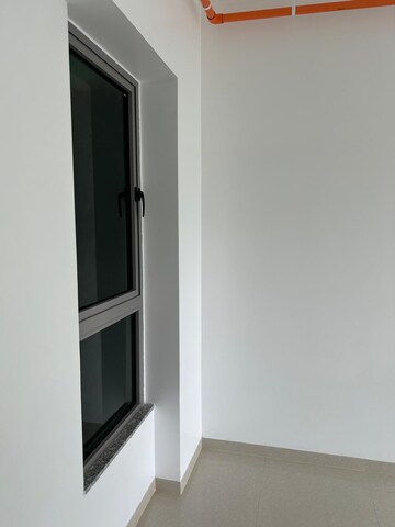 Room in 1 BHK Apartment at Kalpataru Immensa, Kolshet Road – for Rent