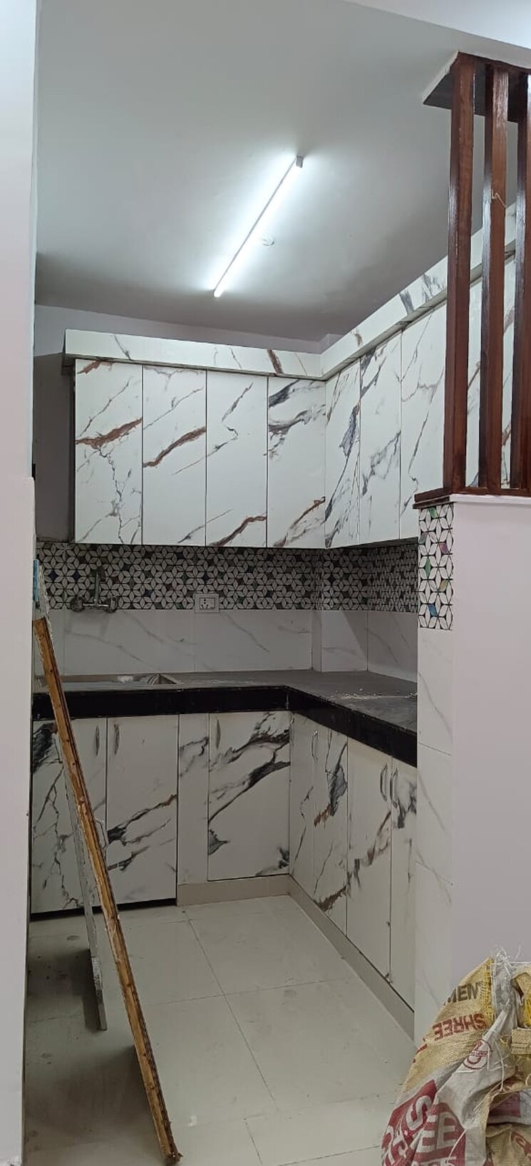 Kitchen, abul fazal enclave part 1 2 Bedroom 55 Sq.Yd. Builder Floor In Abul Fazal Enclave Part 1 Delhi 9185468