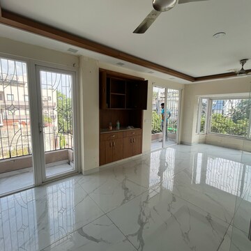 Room in 3 BHK Builder Floor at Greater Kailash – for Rent