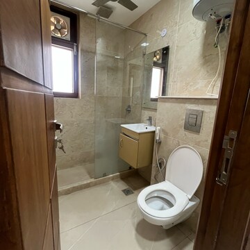 Room in 3 BHK Builder Floor at Greater Kailash – for Rent