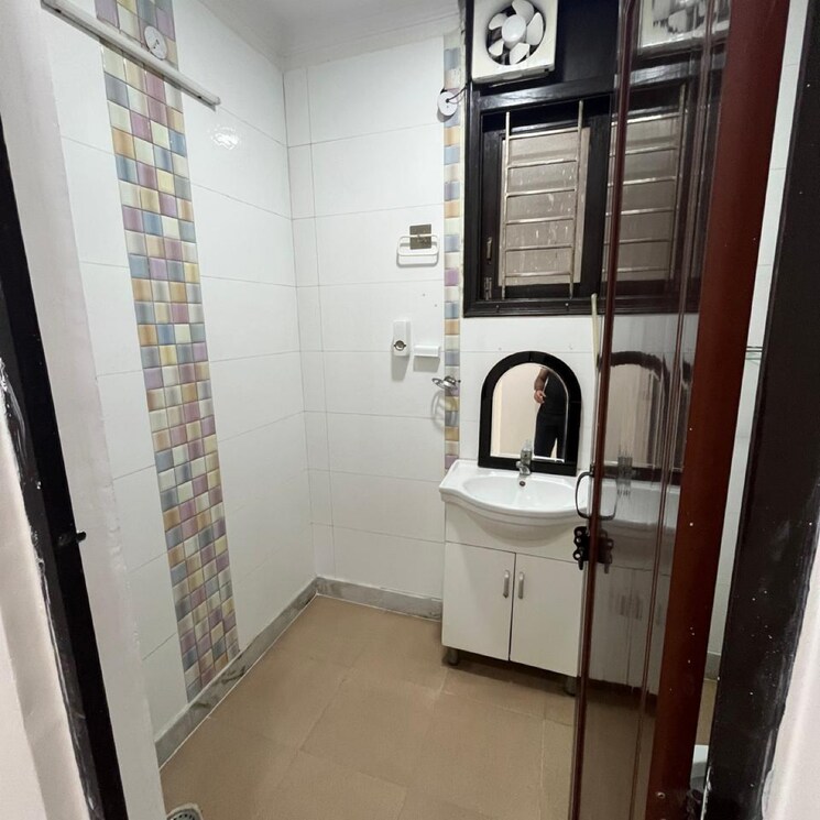 Bathroom, malviya nagar 2 Bedroom 900 Sq.Ft. Builder Floor In Malviya Nagar Delhi 9185481