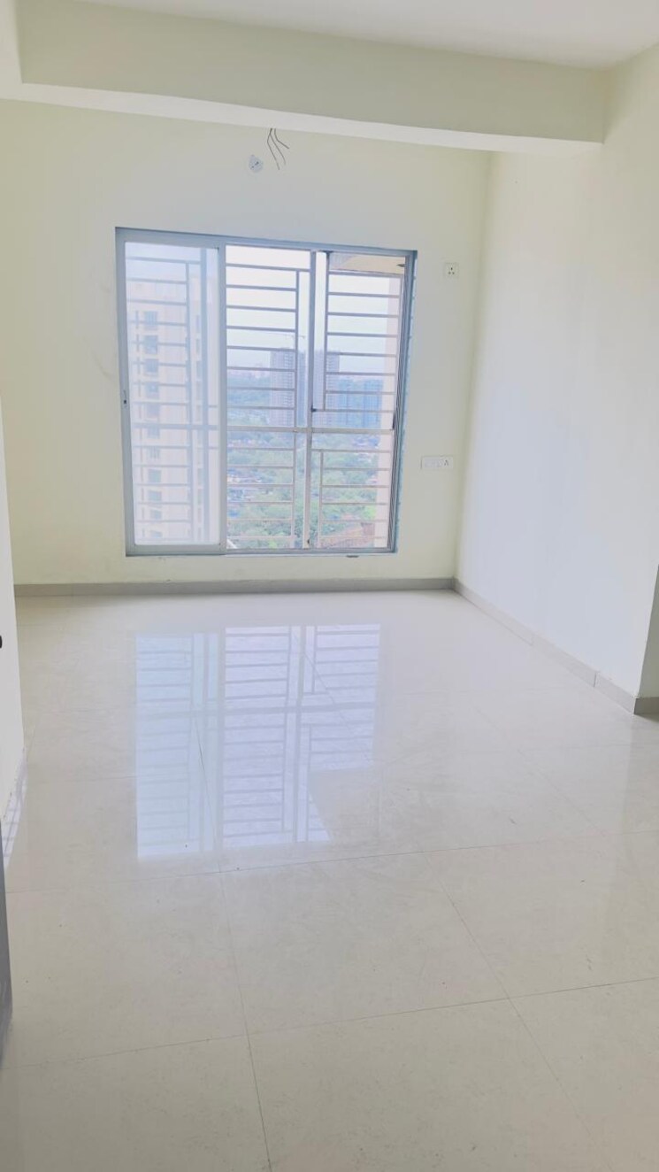 Room, bhandup west 1.5 Bedroom 500 Sq.Ft. Apartment In Bhandup West Mumbai 9185484