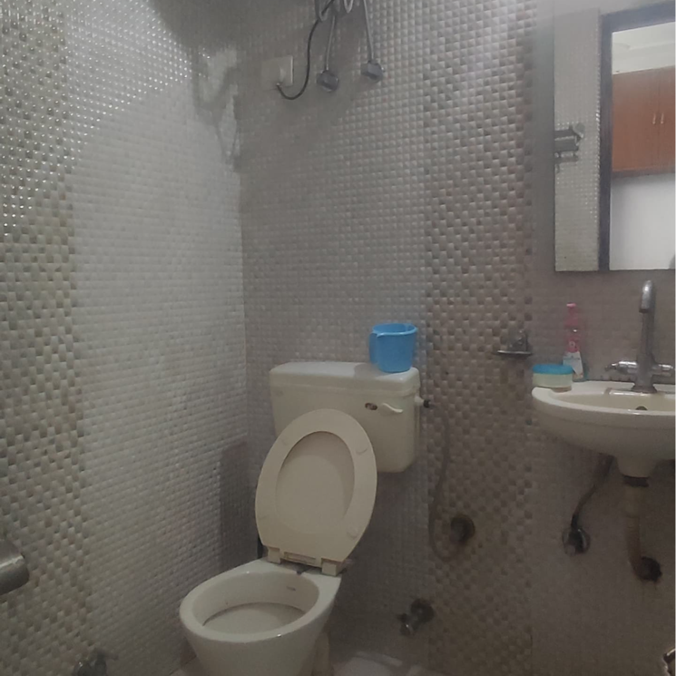 Bathroom, malviya nagar 3 Bedroom 1200 Sq.Ft. Builder Floor In Malviya Nagar Delhi 9185487