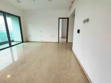 Room in 4 BHK Apartment at Kalpataru Immensa, Kolshet Road – for Sale