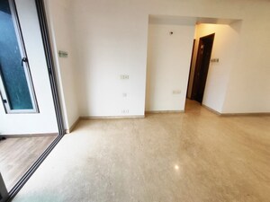 Room in 4 BHK Apartment at Kalpataru Immensa, Kolshet Road – for Sale