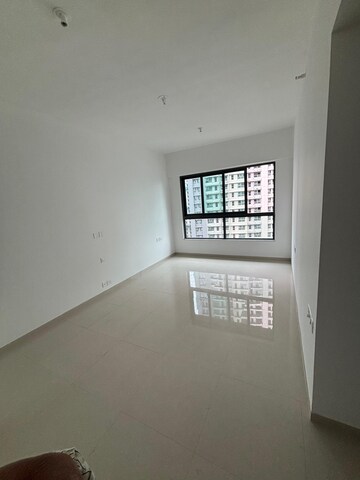 Room in 2 BHK Apartment at Kalpataru Immensa, Kolshet Road – for Rent