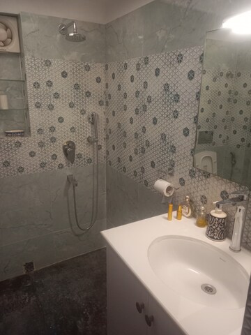 Bathroom in 3 BHK Apartment at Minto Park Syndicate, Alipore – for Rent