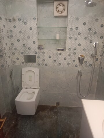 Bathroom in 3 BHK Apartment at Minto Park Syndicate, Alipore – for Rent