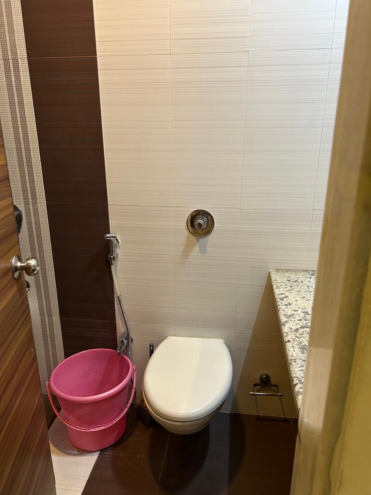 Bathroom, nahar-amrit-shakti-water-lily-and-white-lily 2 Bedroom 700 Sq.Ft. Apartment In Chandivali Mumbai 9185505