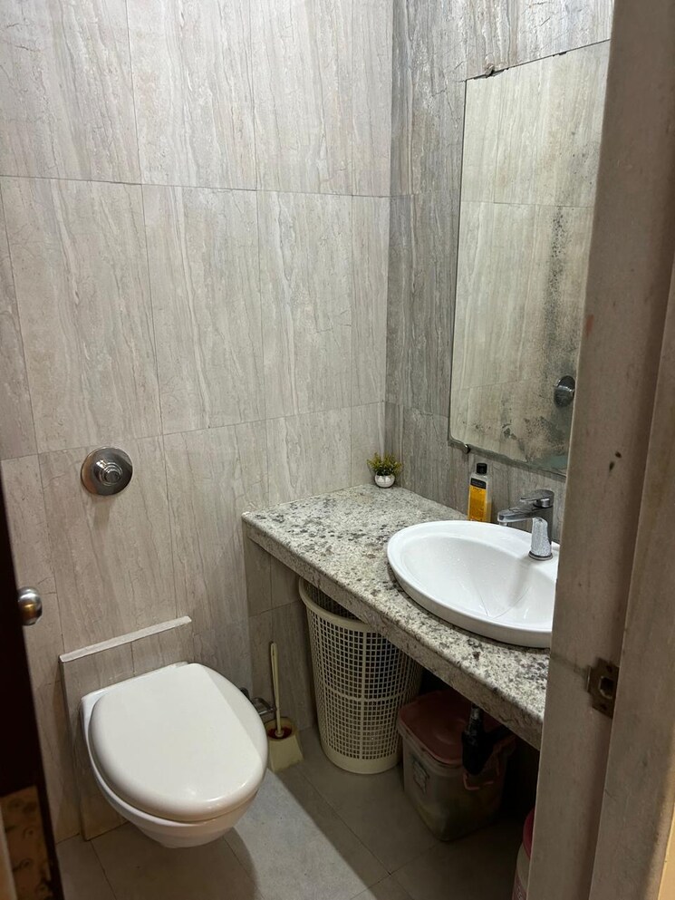 Bathroom, nahar-amrit-shakti-water-lily-and-white-lily 2 Bedroom 700 Sq.Ft. Apartment In Chandivali Mumbai 9185505