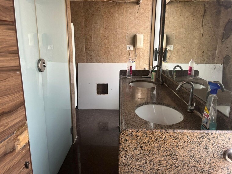 Bathroom, aristo-sea-breeze Commercial Office Space 10000 Sq.Ft. In Prabhadevi Mumbai 9185510