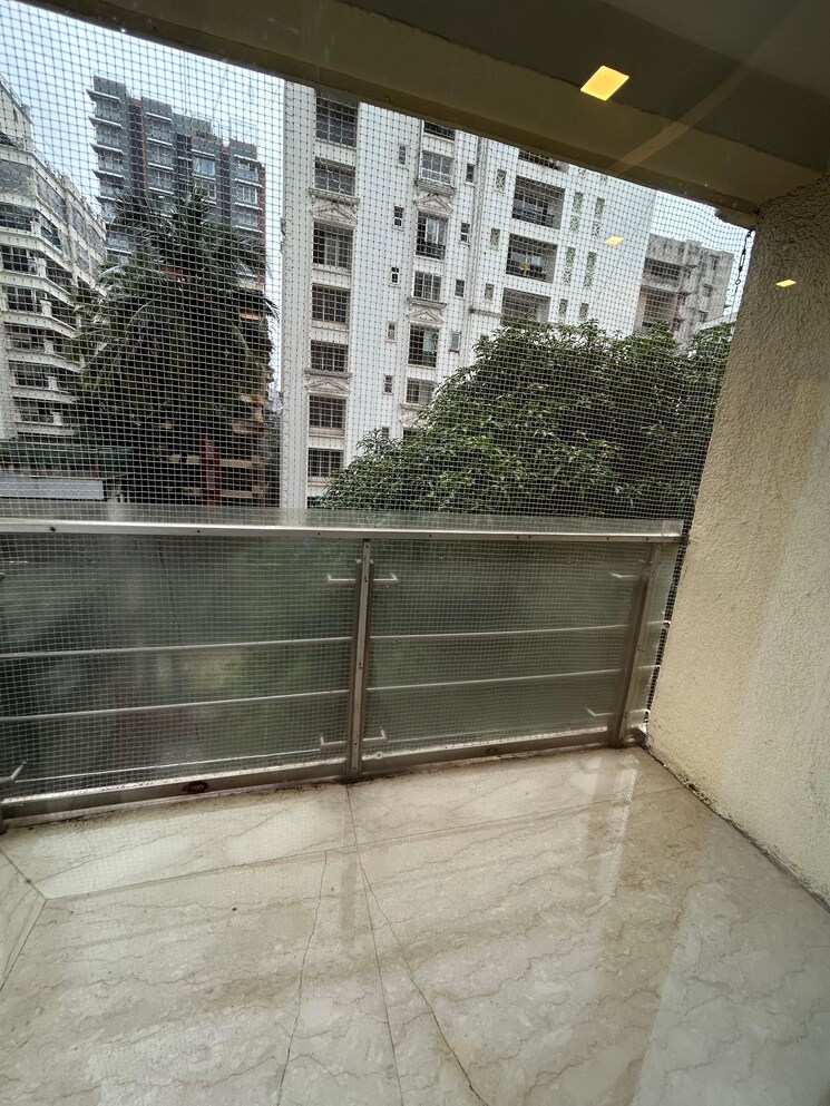 Balcony, khar west 4 Bedroom 2000 Sq.Ft. Apartment In Khar West Mumbai 9185387