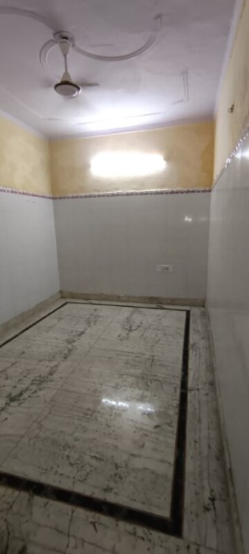 1 RK Independent House For Rent in Mukherjee Nagar