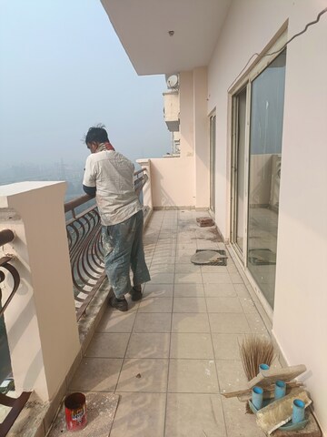 Balcony in 3 BHK Apartment at Amrapali Silicon City, Sector 76 – for Rent
