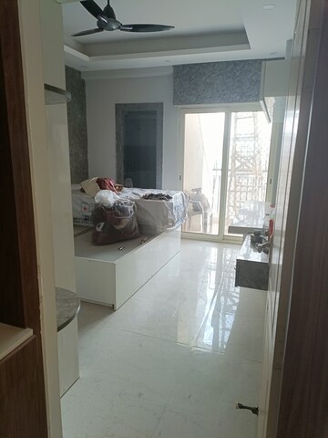 Bathroom in 3 BHK Apartment at Amrapali Silicon City, Sector 76 – for Rent