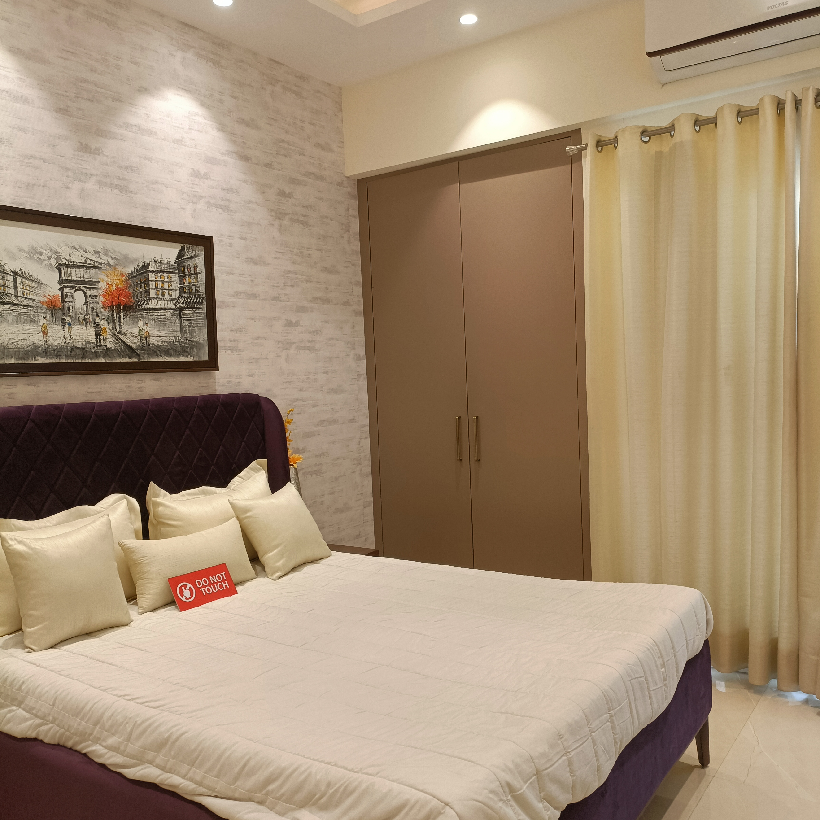 3 BHK + Pooja Room 1700 Sq.Ft. Apartment in Amrapali Crystal Homes